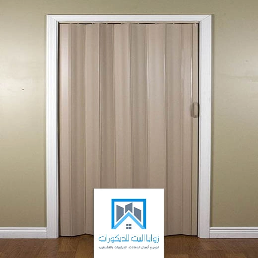 باب اكورديون للمطبخ